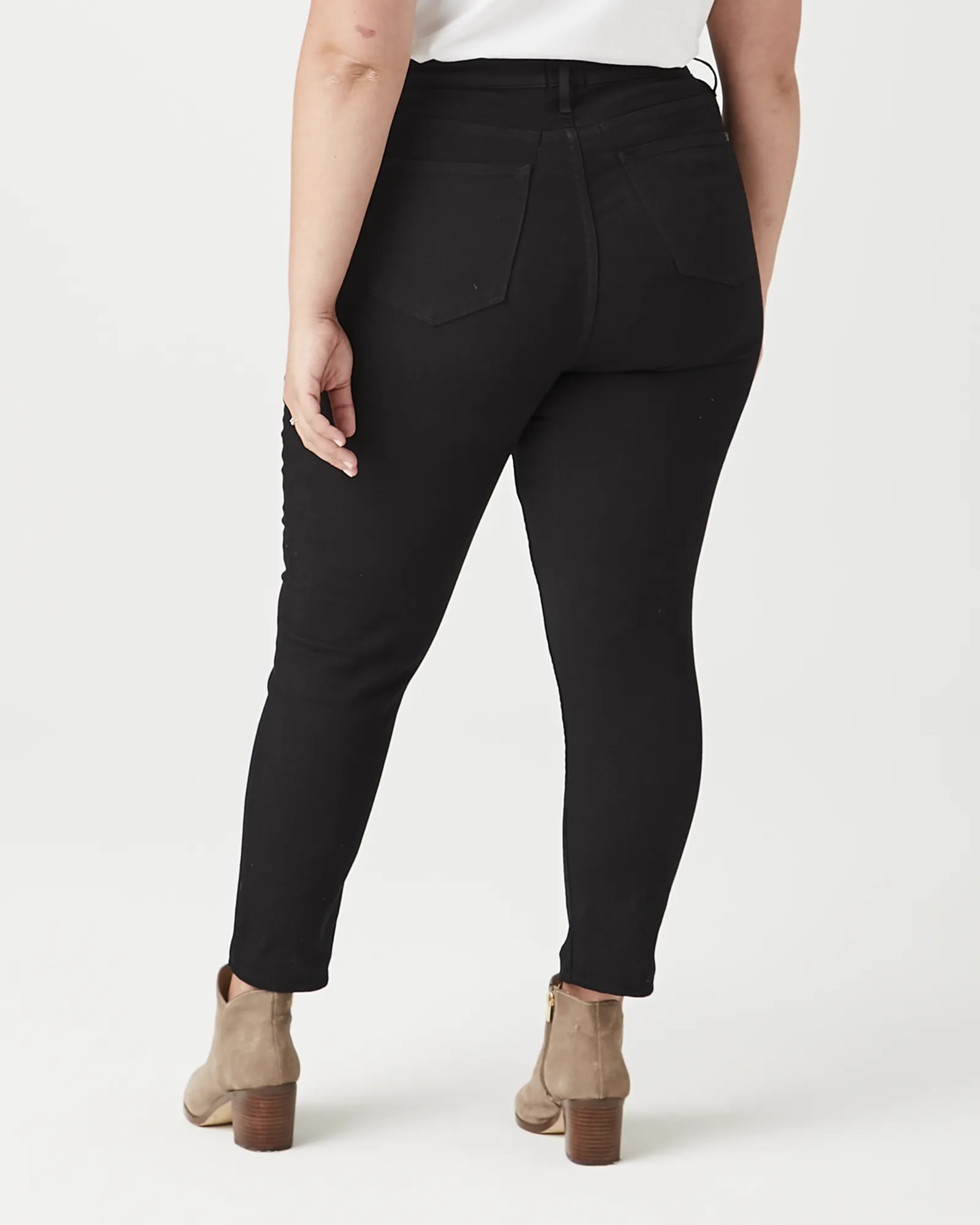 Cataleya Button-Front Skinny Jean | Black