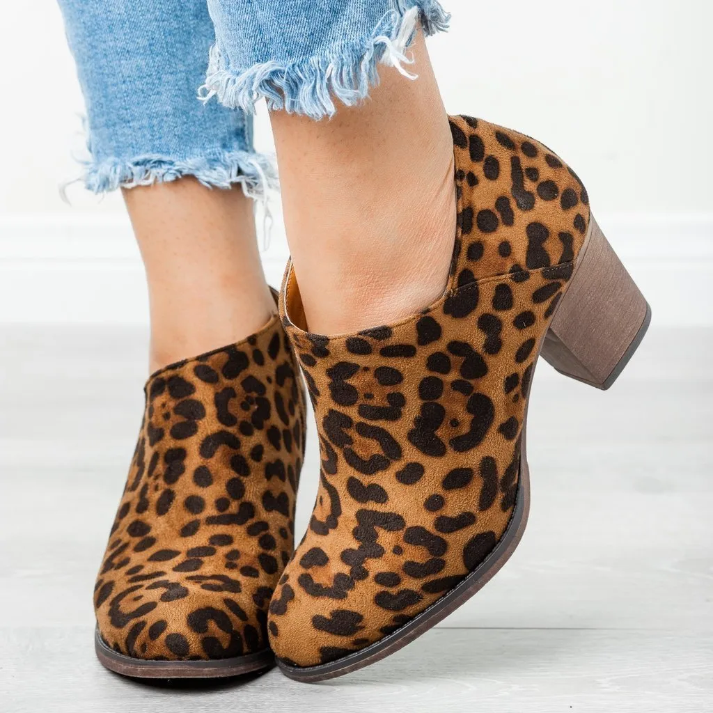 Chicvane Leopard Print Chunky Heel Boots with Zipper