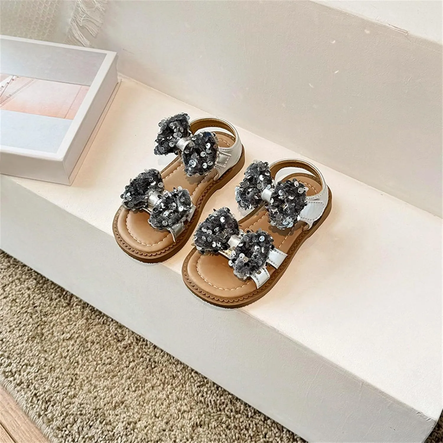 Girls Ballet Shoes Girls Sequins Sandals Summer For Children Wearing Beach Shoes Pearl Soft Sole Sandals Shoes