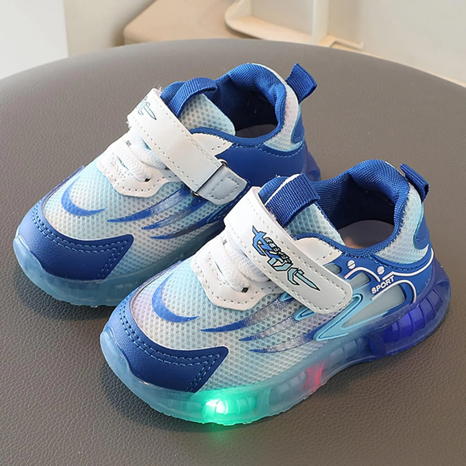 Girls Light Up Shoes Up Mesh Lightweight Casual Sneaker aterproof Non-Slip Luminous Shoes Kids Led Shoes