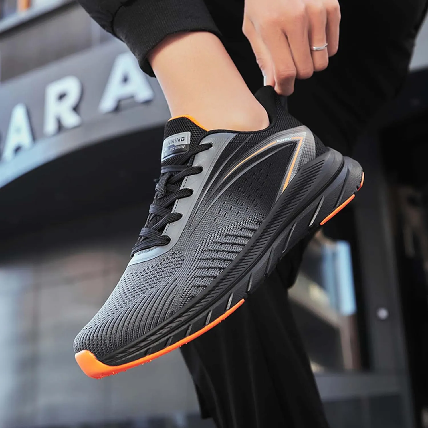 Men's Sports Running Shoes Lightweight Breathable Walking Shoes Non-Slip Outdoor Sports Cross-Country Running Shoes Fashion Sneakers Mesh Athletic Casual Shoes