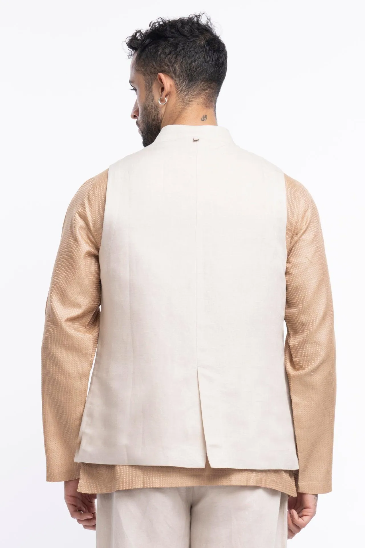 Solid linen blend sleeveless Shacket with panel pockets