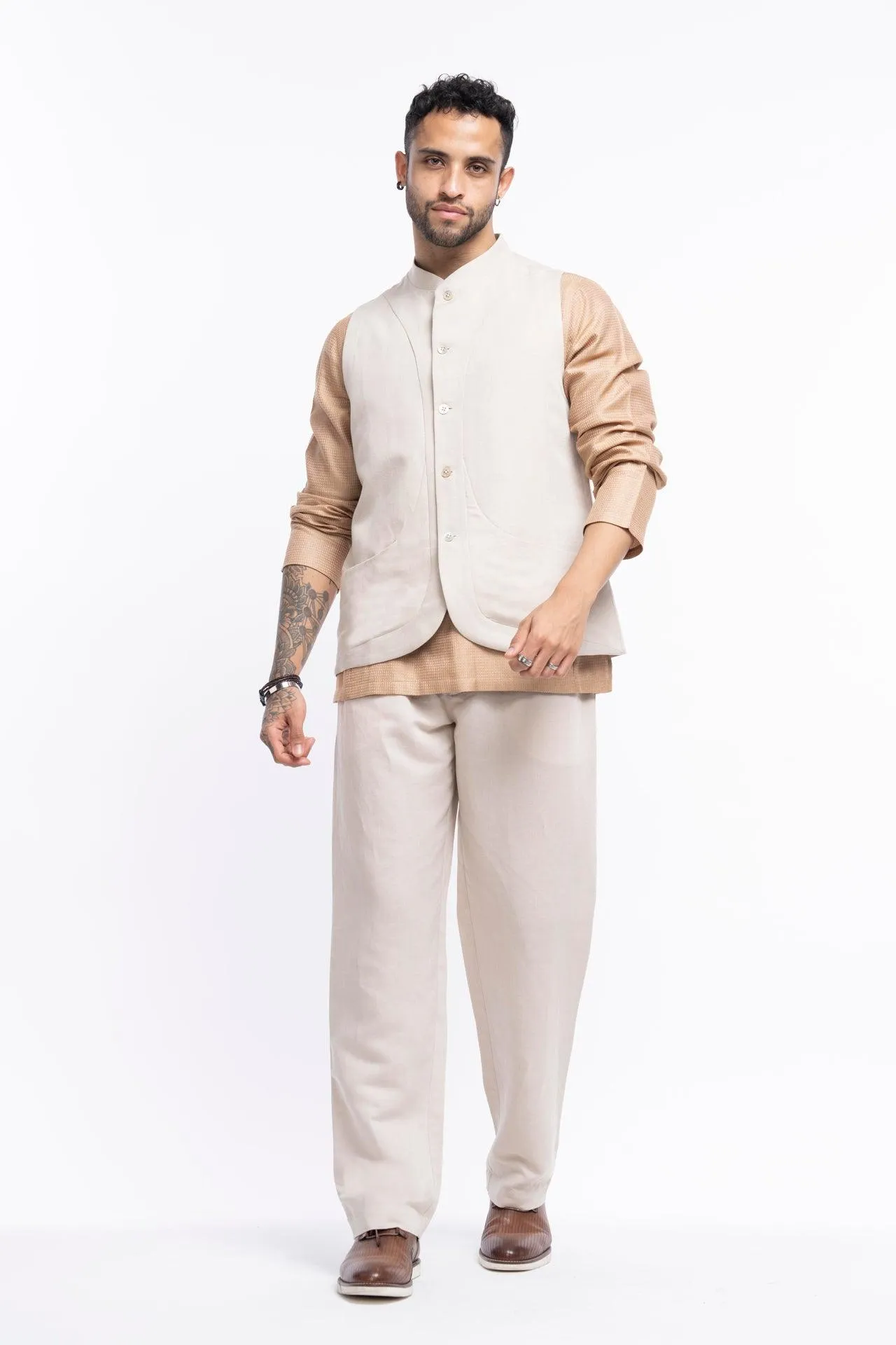 Solid linen blend sleeveless Shacket with panel pockets